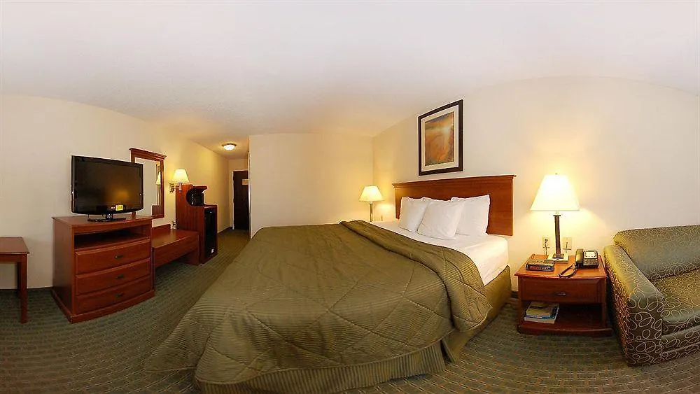 Quality Inn & Suites Memphis East Hotel