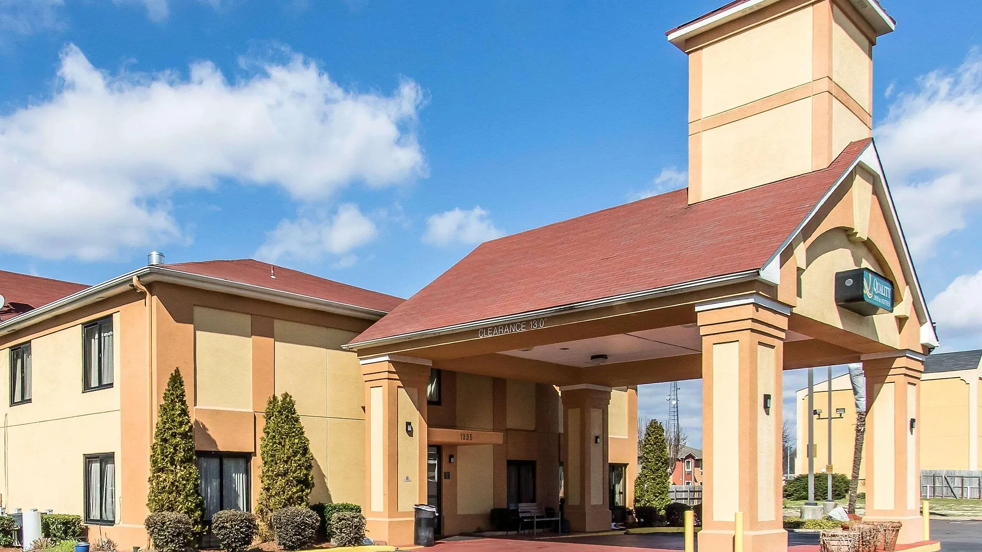 Quality Inn & Suites Memphis East