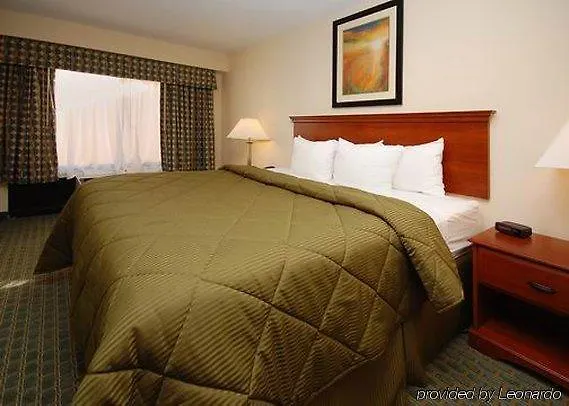 Quality Inn & Suites Memphis East 2*,