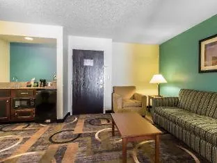 ** Hotel Quality Inn & Suites Memphis East Stany Zjednoczone Ameryki