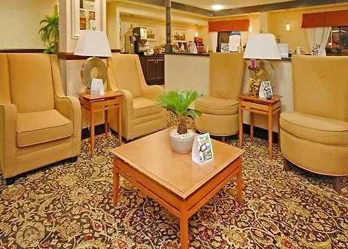 Quality Inn & Suites Memphis East 2*,