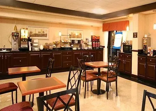Quality Inn & Suites Memphis East Hotel
