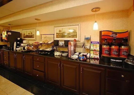 Quality Inn & Suites Memphis East Hotel