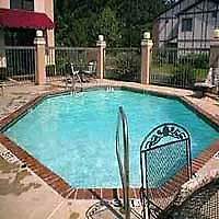 Quality Inn & Suites Memphis East 2*,
