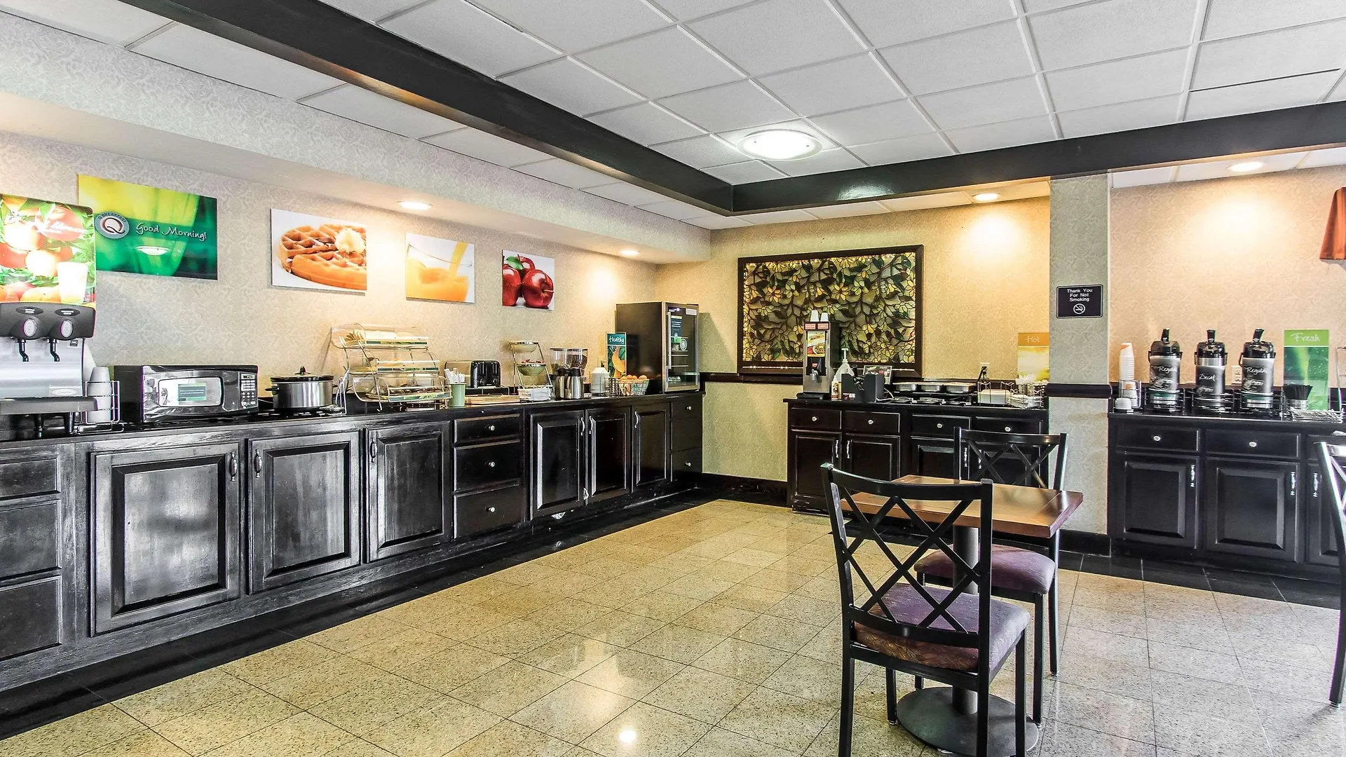 Quality Inn & Suites Memphis East Hotel