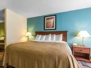 Quality Inn & Suites Memphis East Hotel
