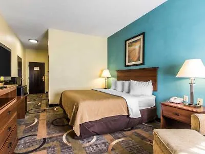 Quality Inn & Suites Memphis East Hotel